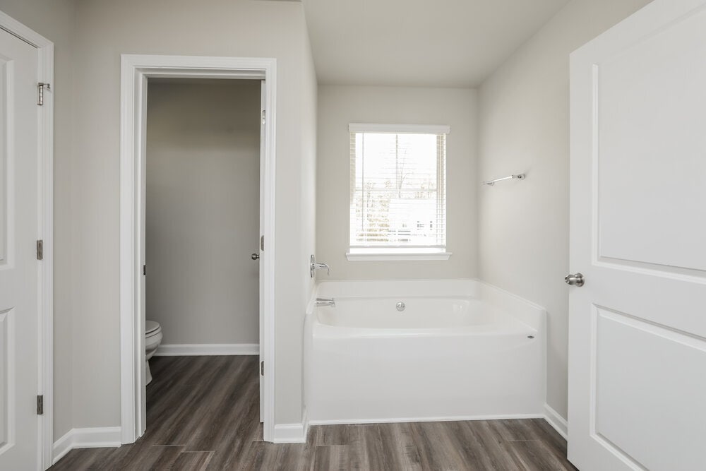 Building Photo - 317 Nutwood Trce