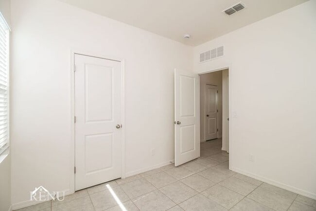 Building Photo - 35438 W San Capistrano Ave