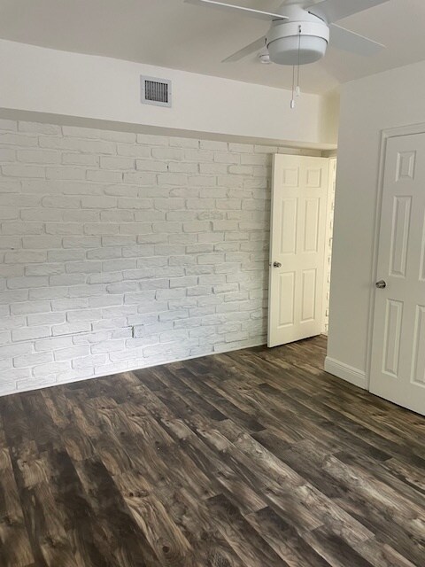 Building Photo - 10330 NW 2nd Ave