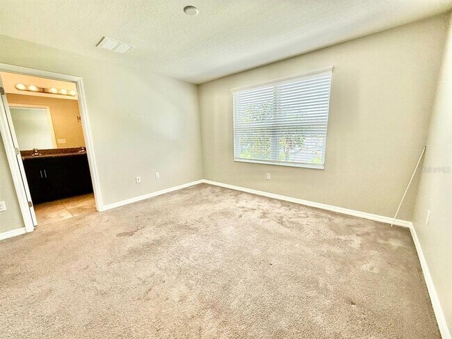 Building Photo - 7123 Summer Holly Pl