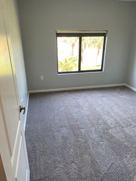 Building Photo - 725 Ventura Dr