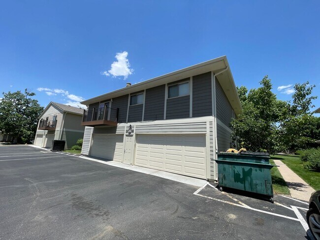 Building Photo - Charming 2-Bed, 2-Bath Condo in Prime Loca...