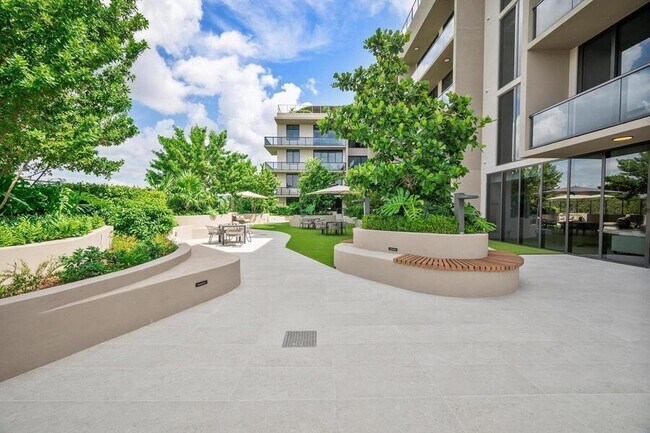 Building Photo - 3034 Oak Ave