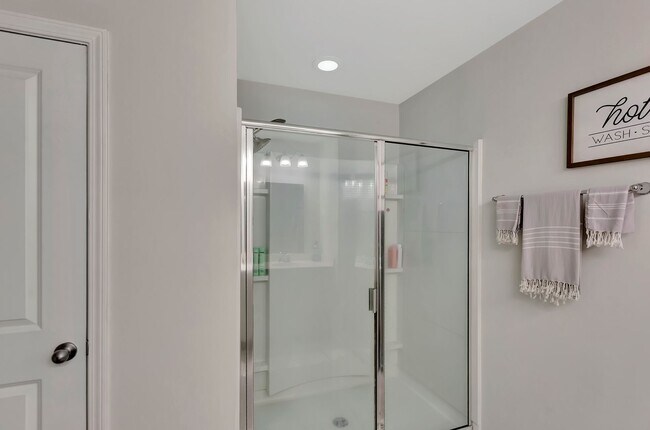 Building Photo - Large open floor plan in Spring Grove Plan...