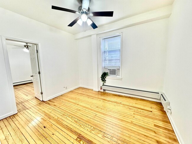 Building Photo - 247 Clendenny Ave