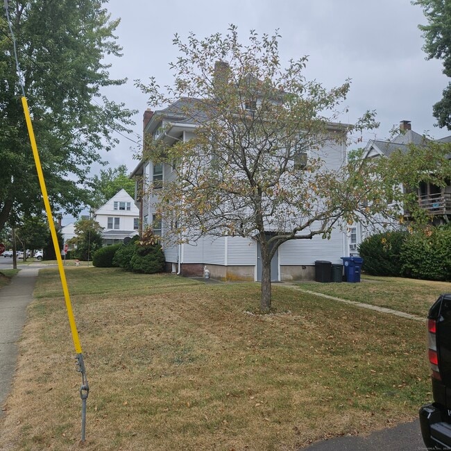 Building Photo - 583 Washington Ave