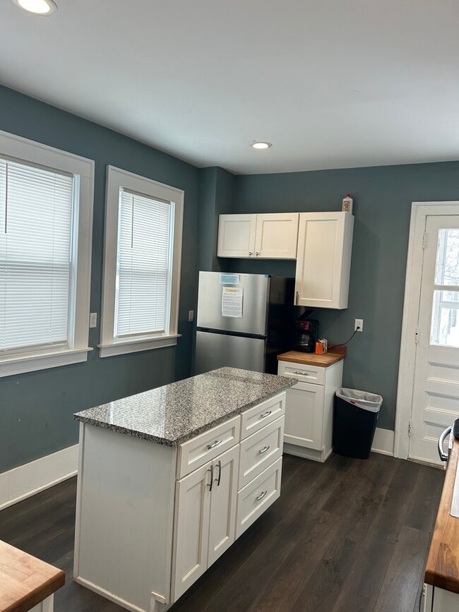 Building Photo - 942 Euclid Ave