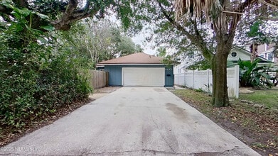 Building Photo - 1615 Seminole Rd