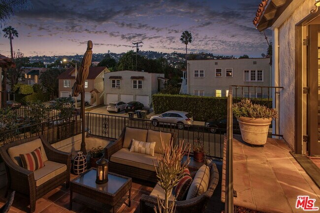 Building Photo - 855 N La Jolla Ave