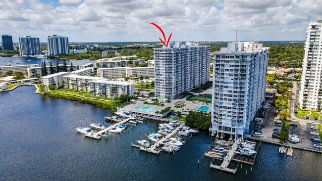 Building Photo - 18041 Biscayne Blvd