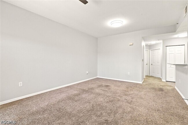 Building Photo - 15417 Bellamar Cir