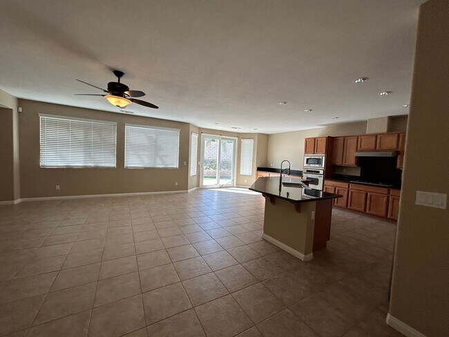 Building Photo - 15005 Via Messina Dr