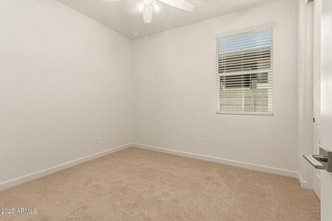 Building Photo - 17735 W Msn Ln