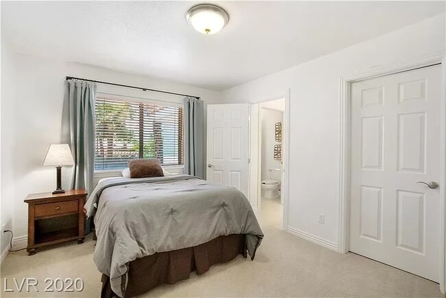 Building Photo - 7777 Willow Cove Cir