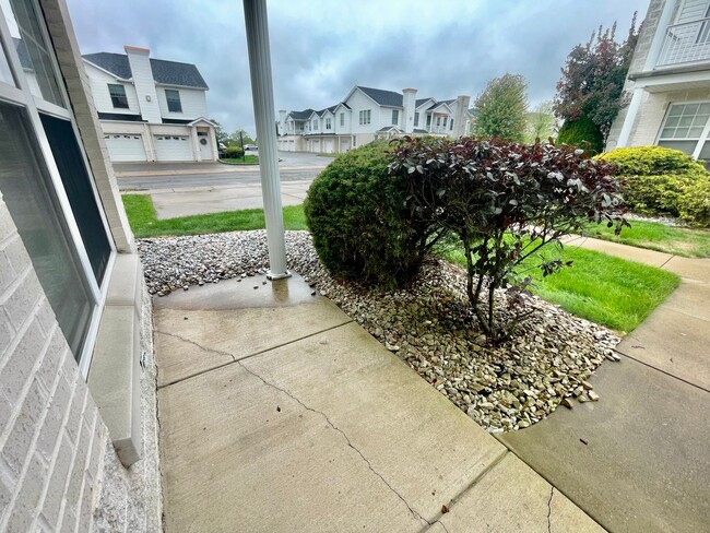 Building Photo - 2 bed 2 bath- Adams Point