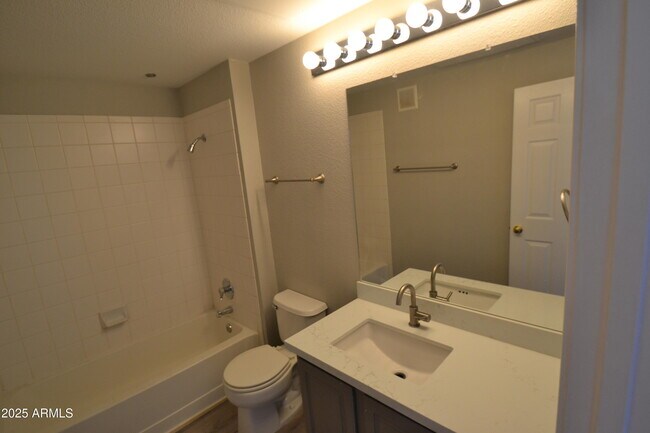 Building Photo - 5401 E Van Buren St