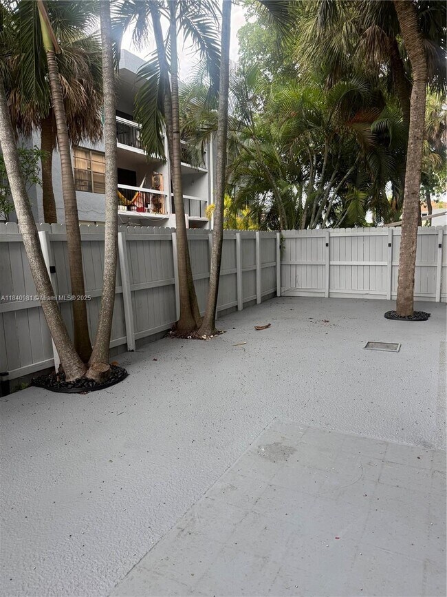 Building Photo - 13850 SW 62nd St