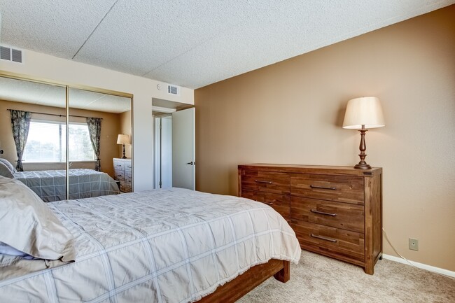 Building Photo - Old Town Scottsdale Condo with a View! Furnished