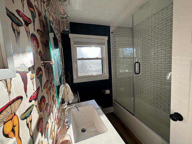 Guest bathroom - 1209 Hillwood Ct SE