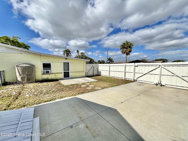 Building Photo - 1450 Anchor Ln
