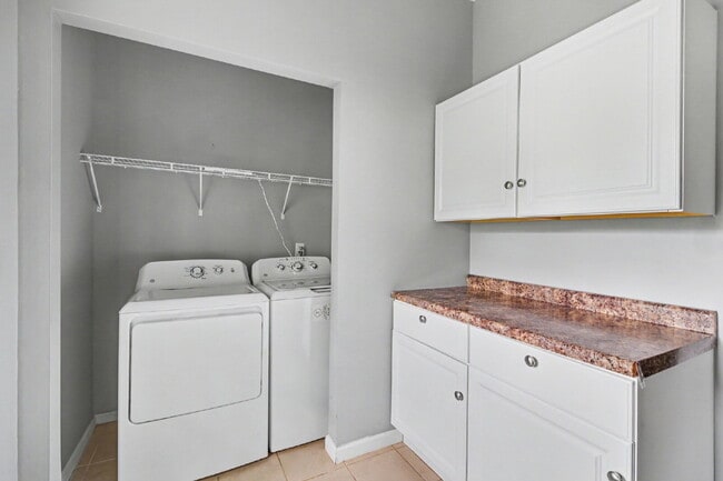 Building Photo - Gorgeous 3-Bedroom Redford Home – Available Now!