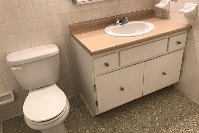 Building Photo - 95 Powers St