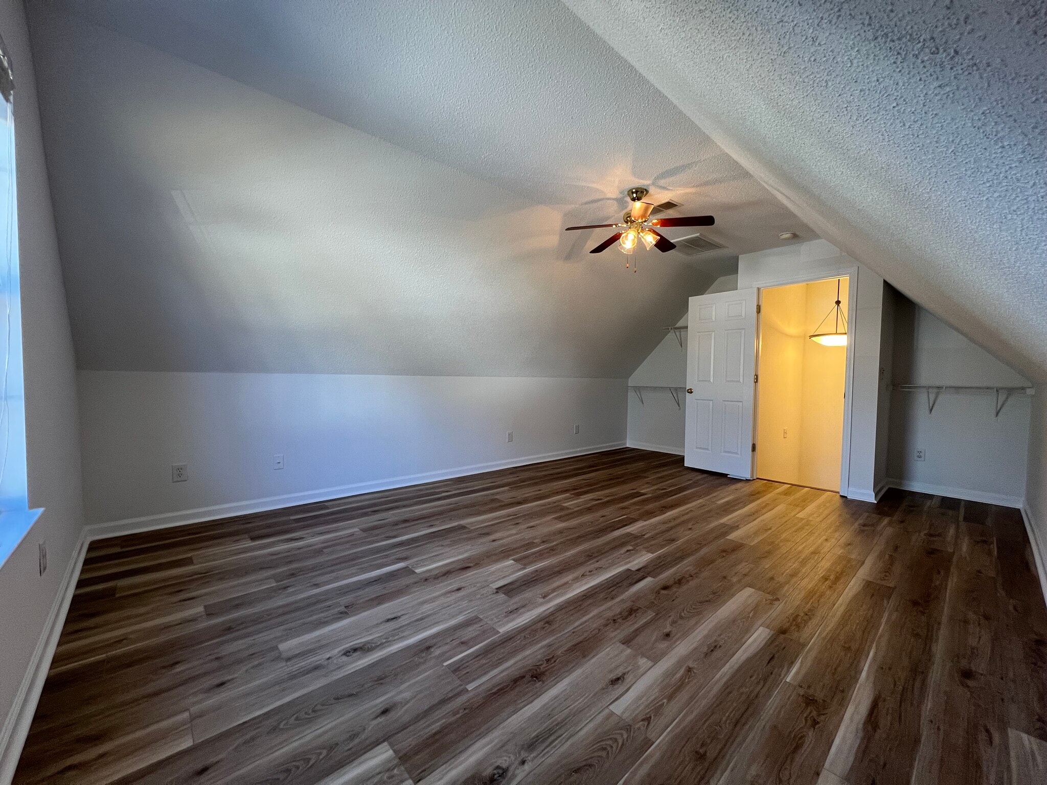 Building Photo - 5343 Tidewater Dr