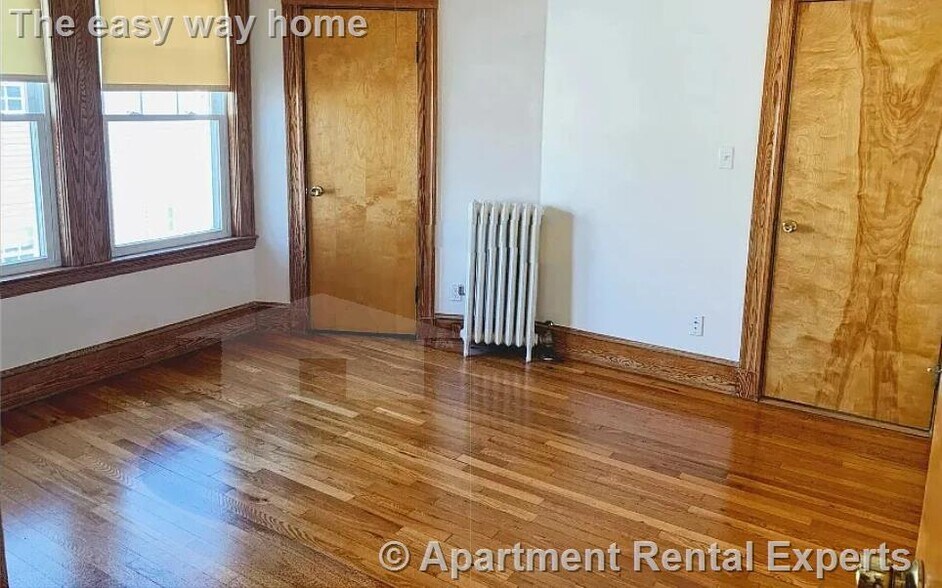 Building Photo - 19 Adams St