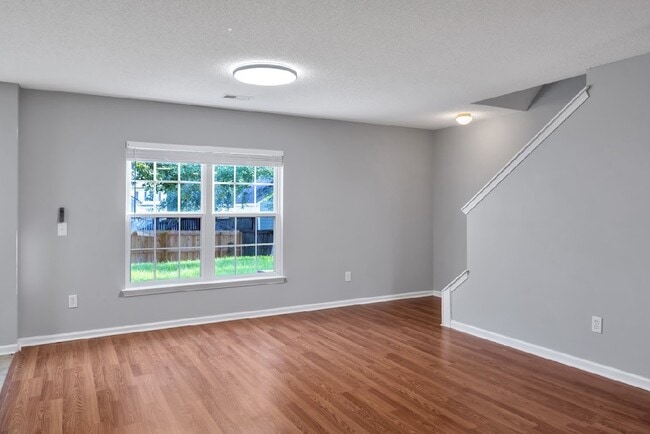 Building Photo - 3006 Kinswood Ln