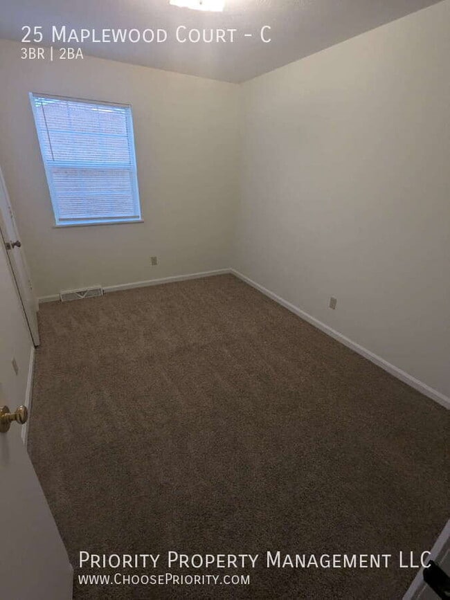 Building Photo - 25 Maplewood Ct