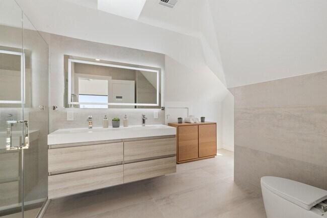 Building Photo - 80 Hackensack Plank Rd