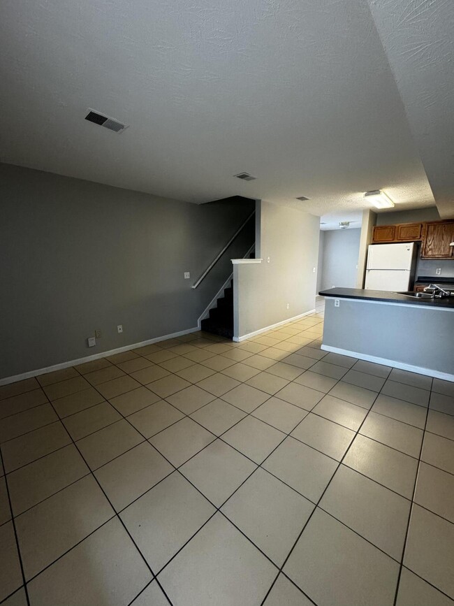 Building Photo - 230 Mousas Way