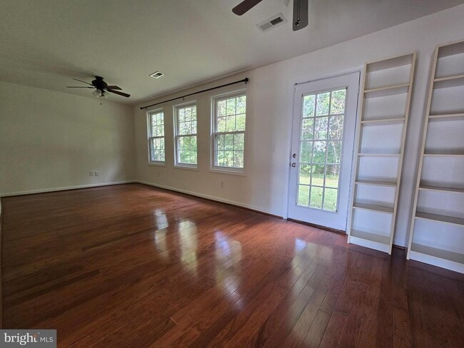 Building Photo - 68 Liberto Ln