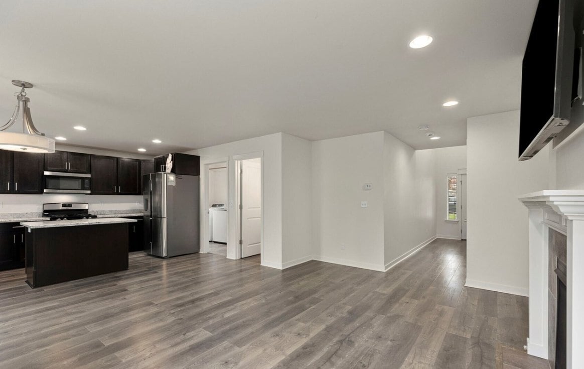 Building Photo - 744 Courage Ct