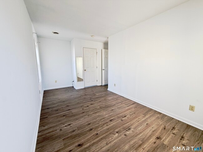 Building Photo - 209 Hamilton St