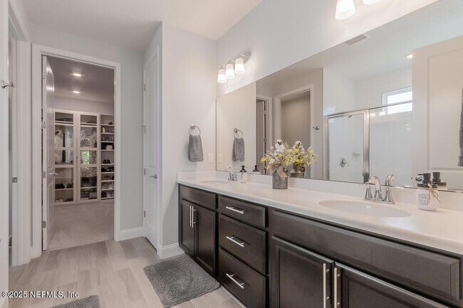Building Photo - 348 Clifton Bay Lp
