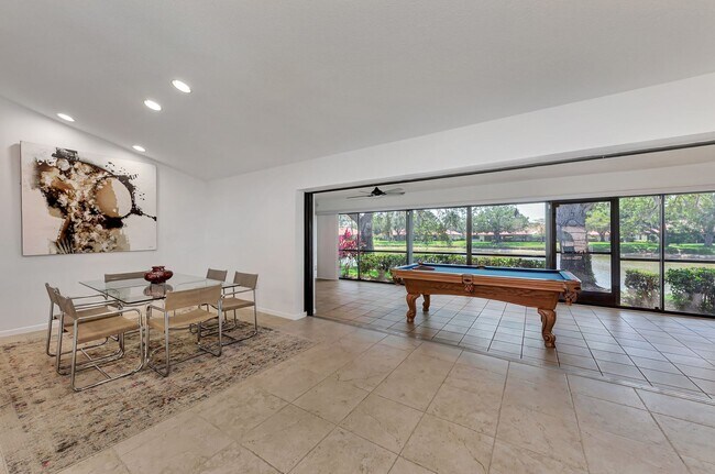 Building Photo - BEAUTIFUL 2 BEDROOM 2 BATHROOM + A DEN VILLA WITH GORGEOUS LAKE VIEWS!