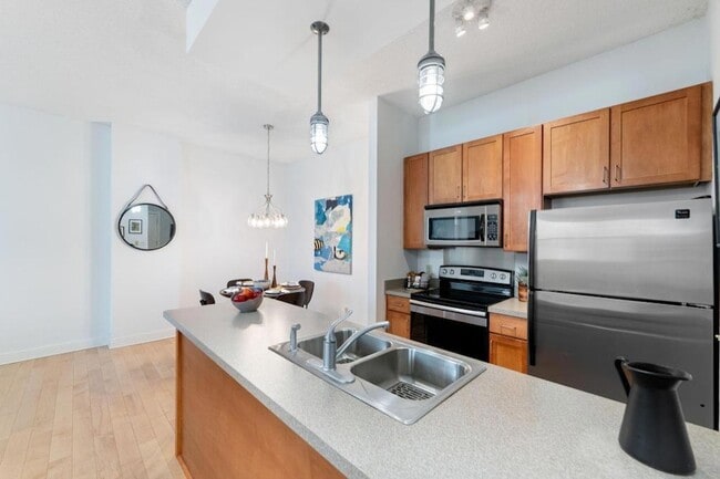 Building Photo - 215 7th St NE