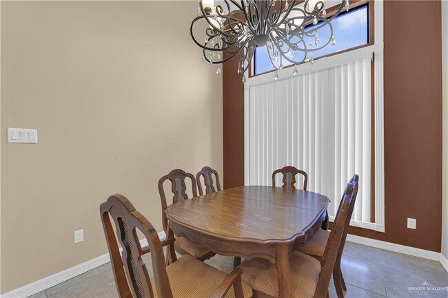 Building Photo - 19 N Dogwood St