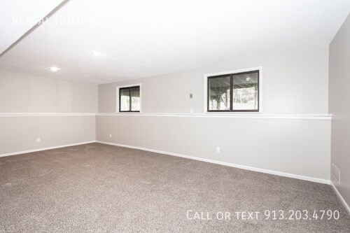 Building Photo - 7920 W 113th Terrace