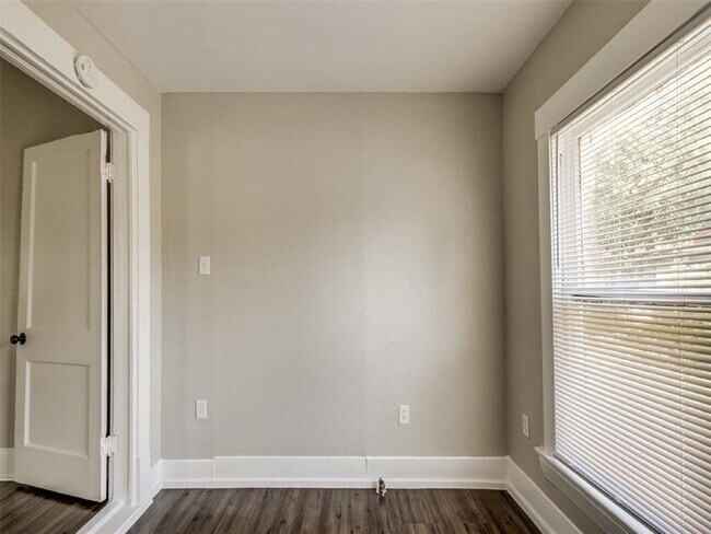 Building Photo - 8318 Lawler St