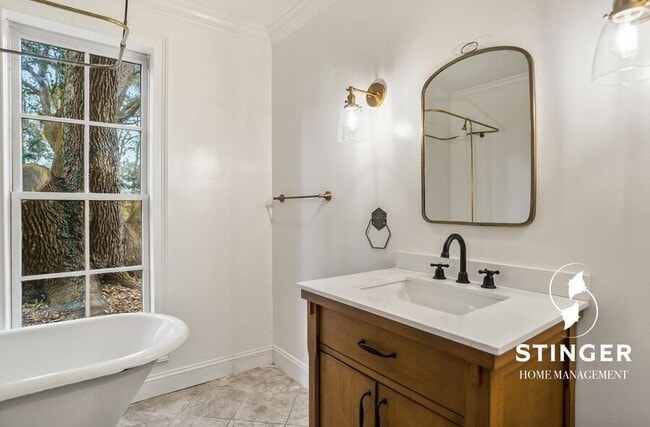 Building Photo - 38 Sundown Bend