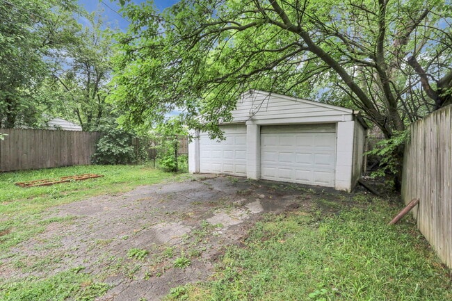 Building Photo - 1275 E Weber Rd