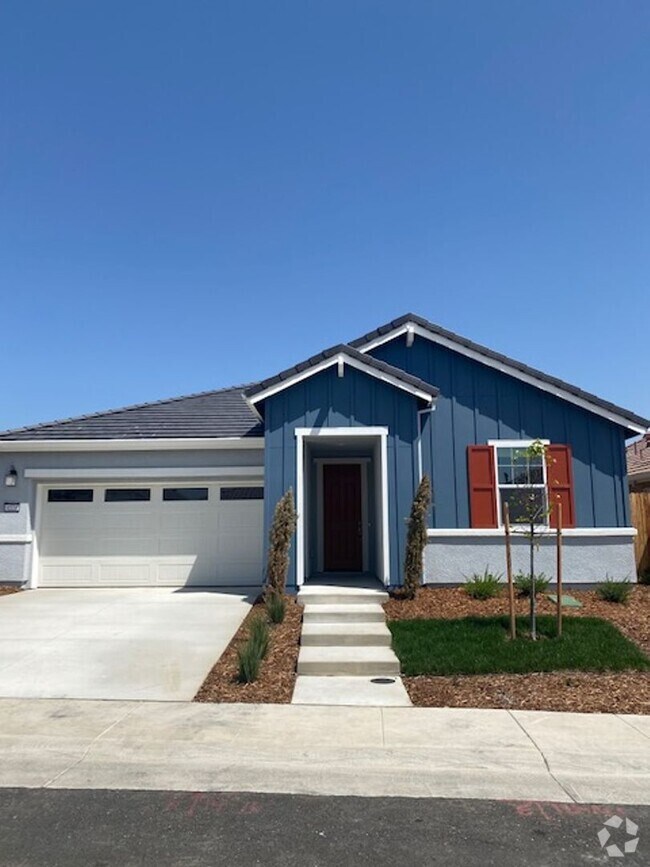 Building Photo - Solar Pet Friendly Single Story Home in Fo...