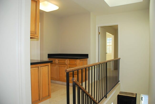 Building Photo - Corner Unit Townhome in Corte Madera For Rent!