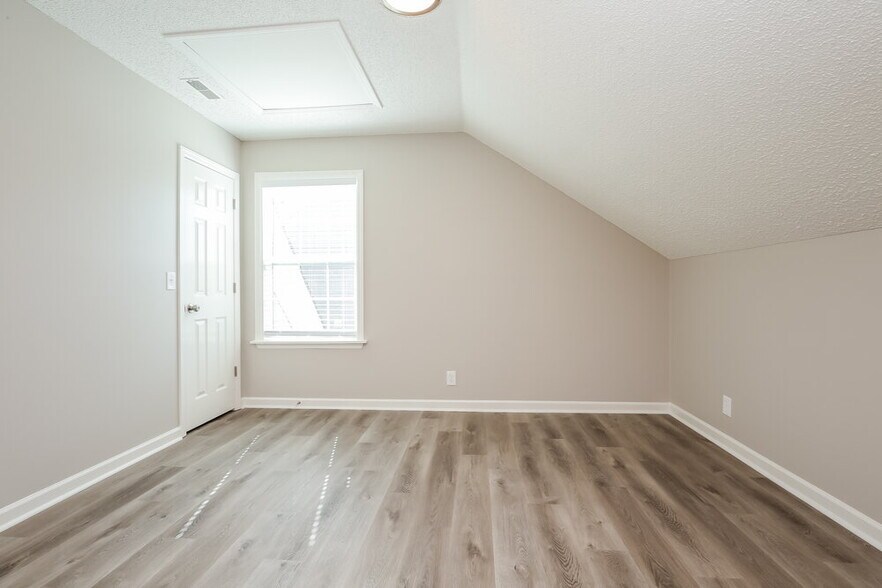 Building Photo - 5053 Cornelius Dr