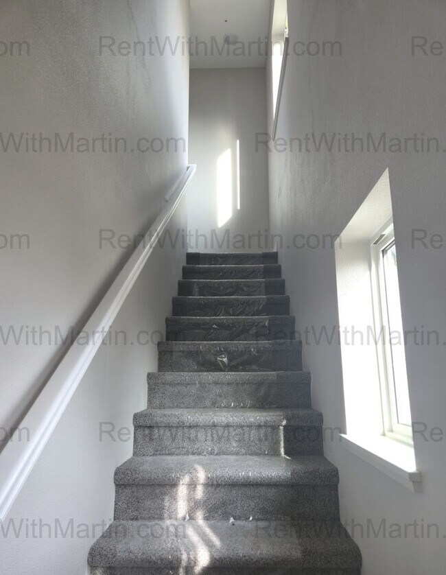 Building Photo - FOR RENT- BRAND NEW BUILD on Janney Ave!! Dogs ok!