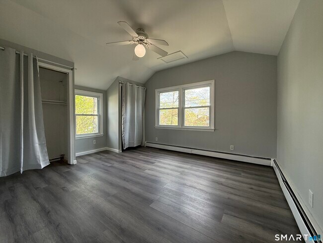 Building Photo - 218 Melville Ave