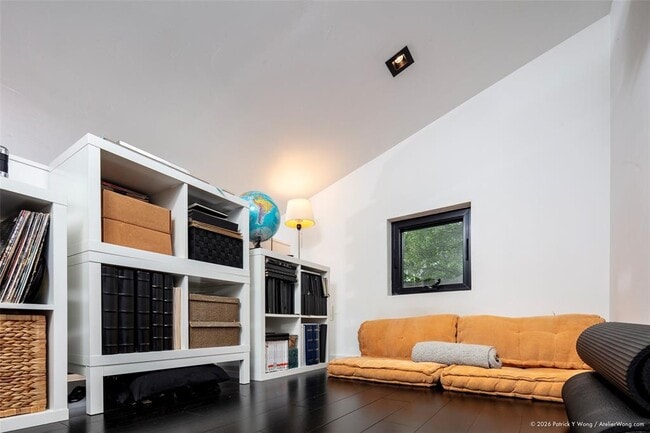 Building Photo - 303 Navasota St