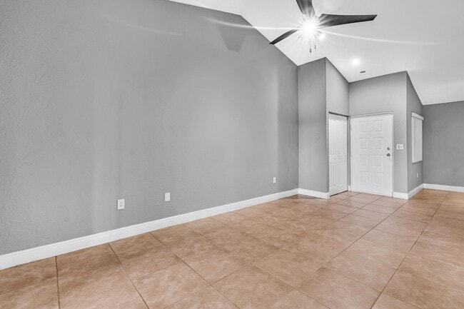 Building Photo - 2803 N Oakland Forest Dr